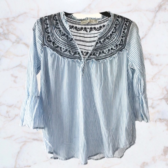 Abercrombie & Fitch Tops - 🌿Abercrombie Blue Peasant Top